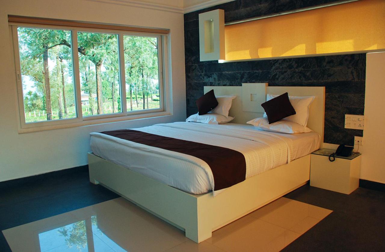 Gruenberg Tea Plantation Haus Bed & Breakfast Munnar Bagian luar foto