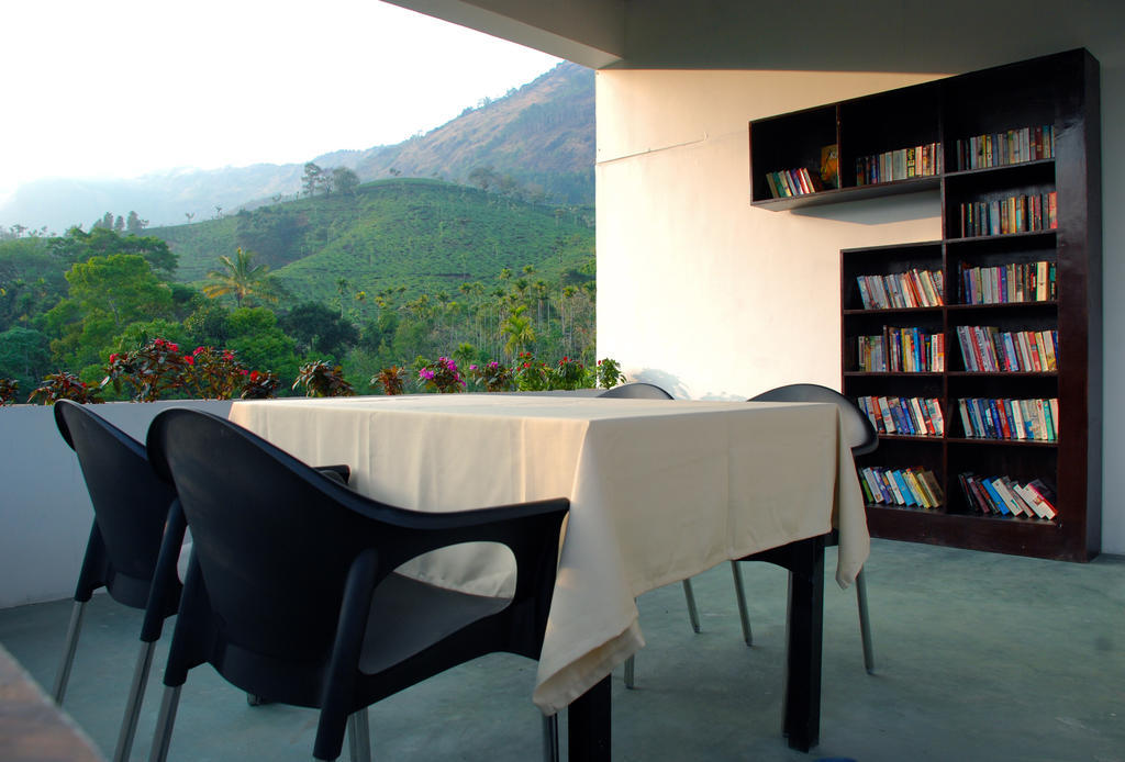 Gruenberg Tea Plantation Haus Bed & Breakfast Munnar Bagian luar foto