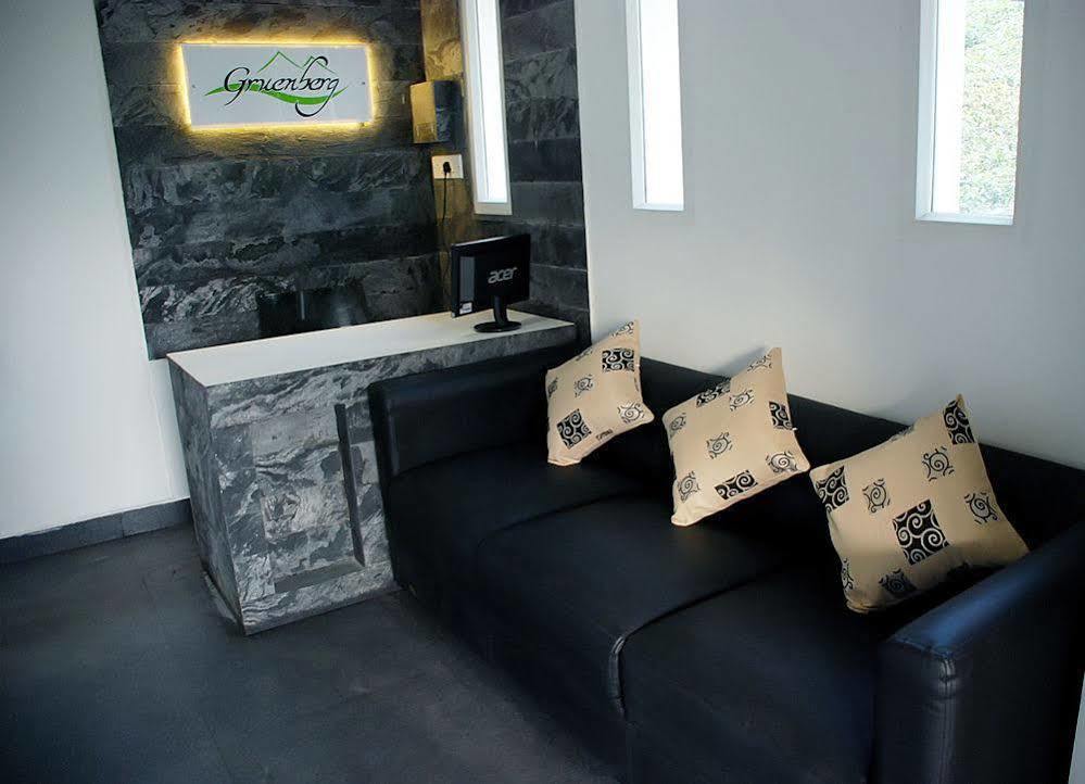 Gruenberg Tea Plantation Haus Bed & Breakfast Munnar Bagian luar foto